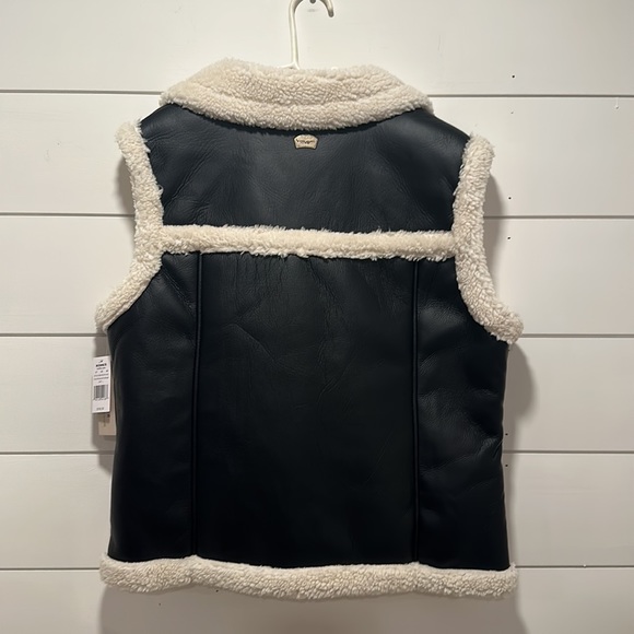 COPY - Koolaburra by UGG Vest Faux Fur - Picture 4 of 4